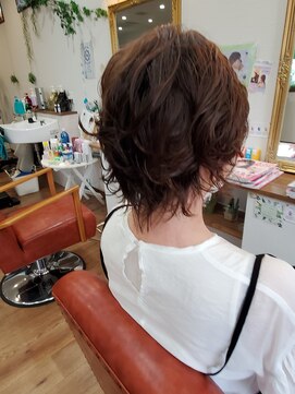 フィカス(Ficus) ウルフナチュラルパーマスタイル