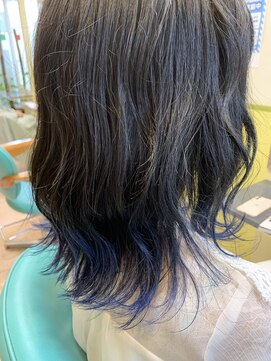 美容室 ダルテ(d'Arte) ネイビーブルー裾カラー（グラデーションカラー）