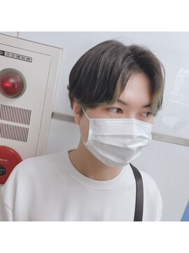 トゥリキャンバス(tRe canvas.) センターパート×パーマ×インナーカラー