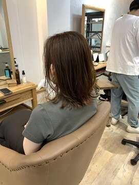 ジーニー(GeeNY) こなれ感たっぷりの外ハネくびれボブ