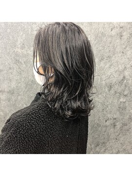 アパートメント オブ ソロン(The Apartment of Solon) 【所渉】グレージュ/ミディアムレイヤー/ゆるふわカール