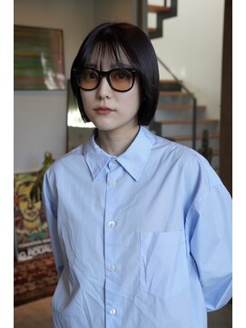 ボルペ(volpe) 艶カラーのパツッとボブ