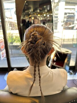 グリッツ (GLITZ) カチモリヘア  アップ タイト お呼ばれヘア