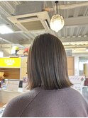 オリーブグレージュ