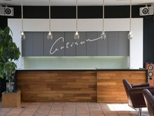 アルティザン(artisan)の雰囲気（広々とした店内で、ゆっくりお過ごしいただけます♪）