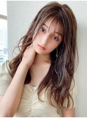 後れ毛が可愛い顔周りレイヤーハイレイヤーロング