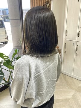 ラフ(laugh) くびれヘア×オリーブカラー