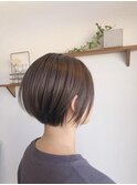 ショートボブ＆ブルージュカラー