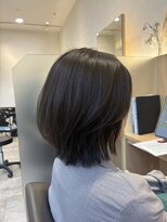 ウイ バイ ファースト 北四番丁店(u'i by first)&nbsp;表面にレイヤーを入れたボブスタイル