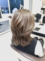 アッシュ 青葉台店(Ash)&nbsp;白髪ぼかし外はねミディアム