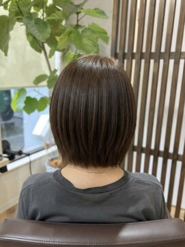 ウーラ 三条店(uura) ツヤ感ボブ
