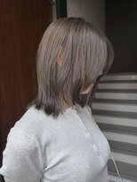 ハウディ(Howdy)&nbsp;柔らかく透明感のあるグレージュ。