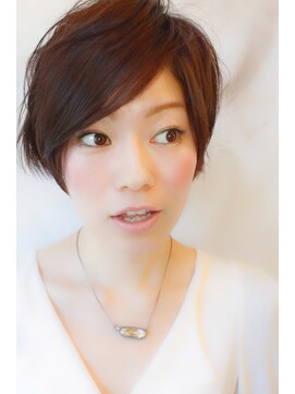 ブーケ(BOUQUET) ヘルシーレイヤー・黒髪ベリーショート・大人かわいい・前下がり