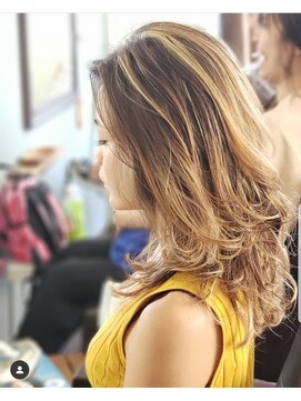 スプーン(SPOON) 伸びた髪にハイライトを