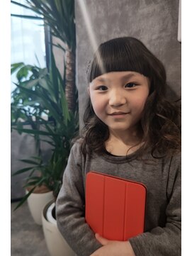 エム(em) キッズカット