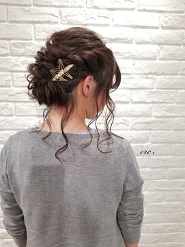 メルク(merc.) 後れ毛可愛い♪ヘアアレンジ