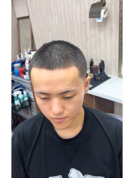 シックスバーバーショップ(SIX BARBER SHOP) ボーズフェード