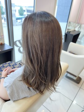 エムタニグチブランシェ(M.TANIGUCHI Branche') 伸びても気になりずらいハイライトグラデカラー