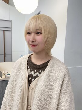 ローレンアオ(LOREN AO) イメチェン/ホワイトブロンド/外ハネボブ/美髪/矢場町
