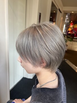 ダブル アンダーバー サロン(W_SALON) 【W_SALON 河原町】グレージュ/メンズハイトーン