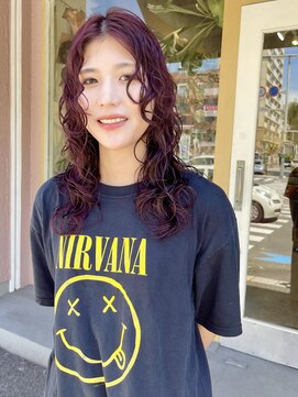 コンビネーション(combination) スパイラルパーマ　ピンクレッドカラー　レイヤーパーマ