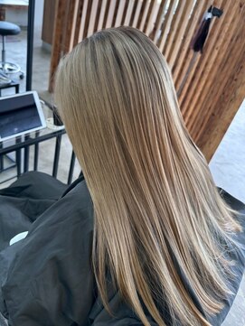 ウィリーベル 沖縄(WILLIE BELLE) ハイトーン/ベージュゴールド/髪質改善/美髪/うるツヤストレート