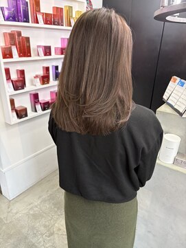 ルームスヘアー(Rooms Hair) くすみベージュ×レイヤースタイル