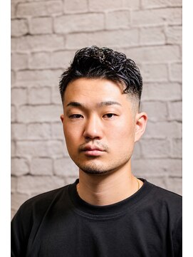 グレイスフルバーバー 新宿パークタワー店 新宿30.40代大人メンズに◎ハイフェードパーマスタイル