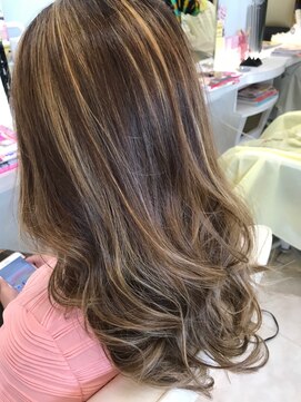 髪技空間アノン(anon) ハイライトカラー