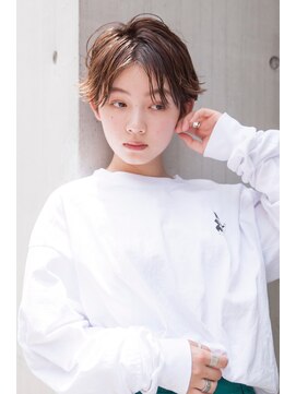 エイミー(Aimee) Aimee フェザーショート×ジンジャーベージュ