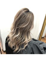 リーブル(Libre)&nbsp;外国人風コントラストバレイヤージュカラー