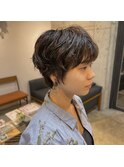 くせ毛風ウェーブマッシュショート