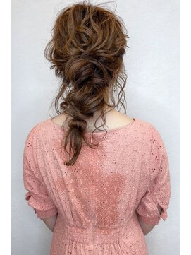 美容室ヘアーオブドレス 柔らかパーティースタイル