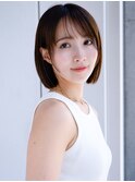 シンプルストレート顎ラインボブぱっつん前髪流し前髪大人女子