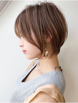 ムード マグ レーベル 南松本(MOOD Mag Label) 20代30代40代前下がりストレート小顔補正立体カット