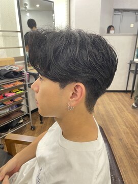 メルシー トータル ブランディング サロン(merci TOTAL BRANDING SALON) 刈り上げセンターパート