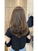 ミディアムレイヤーカット顔まわり透明感カラーベージュ