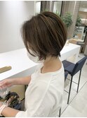 白髪ぼかしハイライトグレージュ丸みショートボブ