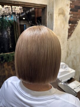 ヘアー クリエイト カルバリ(HAIR CREATE Calbari) 切りっぱなしボブ×ミルクティーベージュ