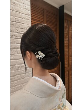 ラメール アヴェダ 西武秋田店(La Melu AVEDA) ツヤ感溢れる大人の洗練シニヨン