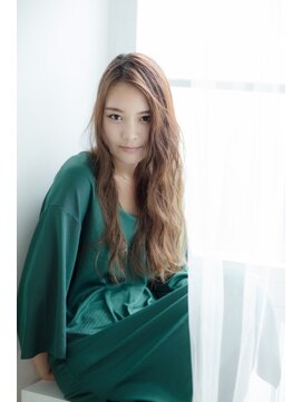 ティファ 二子玉川(Tiffa) 重めスタイルセンターパートベージュバレイヤージュとろみロング