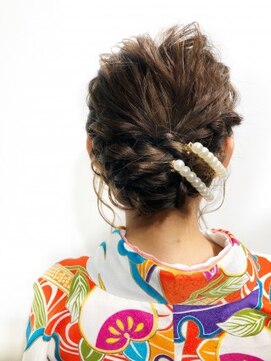 ネオリーブ クーロ(Neolive curro) 卒業式ふわふわアレンジ♪