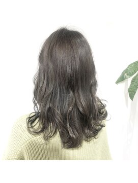 ネイヴィル(navile) オリーブグレージュ