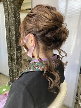 スタジオドーム(studio DOmE) 抜け感サイドシニヨン/波ウェーブ/波巻き/結婚式/二次会/ドレス