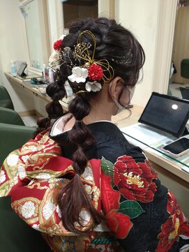 アエラス(Aeolus) ツインテール編みおろしスタイル