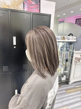 ストゥー(StueW.) ベースが暗過ぎないハイライト[倉敷][岡山][倉敷美容室]