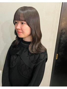 ワルム(warme) 艶感グレージュ