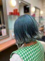 ヘアーメイク ツインズ(Hair Make TWINS)&nbsp;媚びないヘアカラーはグリーンで決まり！