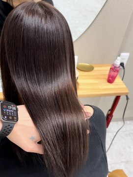 シカ 神戸三宮元町店(Cica) 神戸　三ノ宮　元町　髪質改善　 透明感カラー