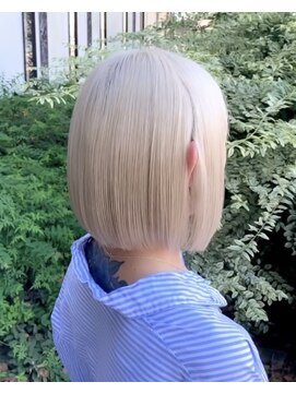 ルプラ ガーデン(le-pla garden) 切りっぱなしボブ#ホワイトベージュ#ブリーチ#ダブルカラー#豊橋